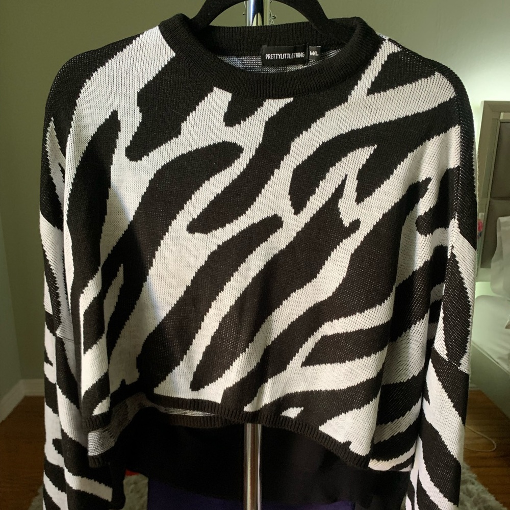 Zebra cropped sweater
